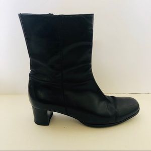 Cole HAAN  7.5 black leather boots
